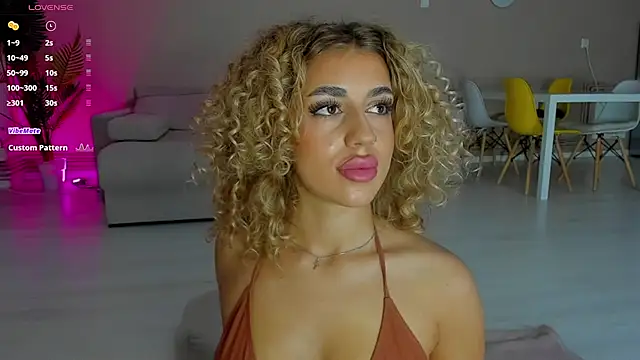 CurlyAnt0 online show from 2, 10, 2025