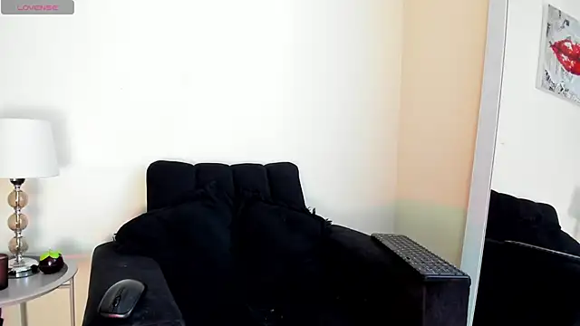 its  angelica  online show from 8, 4, 2026