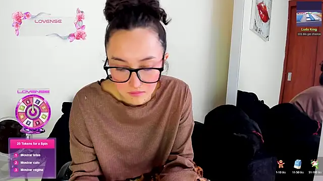 its  angelica  online show from 28, 11, 2025