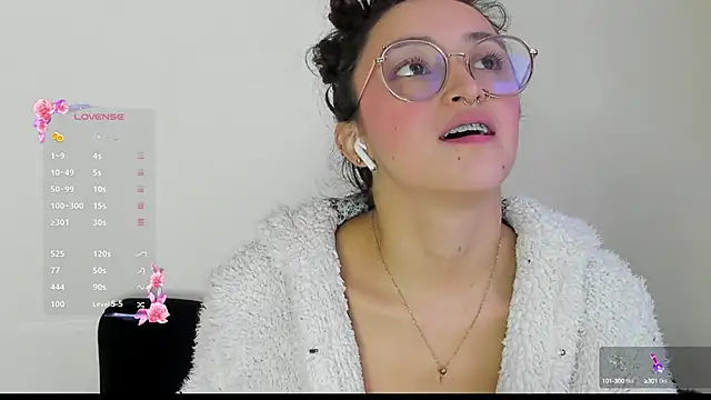 its  angelica  online show from 30, 9, 2025