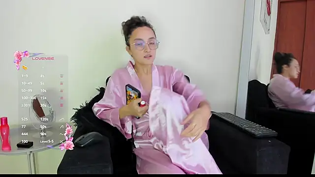 its  angelica  online show from 8, 10, 2025