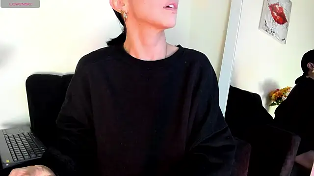 victoria  lace  online show from 17, 4, 2026