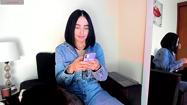 Snapshot of victoria__lace_ chatting on 4, 7, 2026 victoria lace online show from 4, 7, 2026