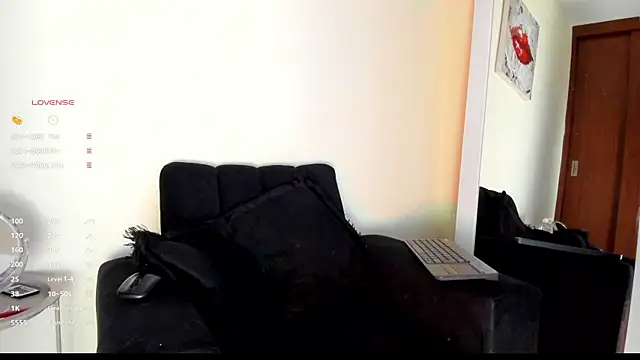 victoria  lace  online show from 28, 10, 2025