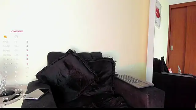 victoria  lace  online show from 15, 10, 2025