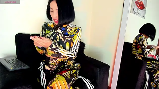 victoria  lace  online show from 7, 2, 2026