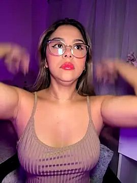 tuckersabrina online show from 9, 9, 2025