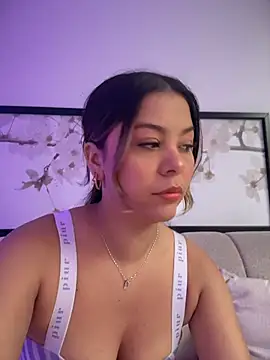 tuckersabrina online show from 1, 12, 2025