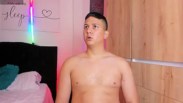 Snapshot of ANDREZALVAREZ chatting on 21, 2, 2025 ANDREZALVAREZ online show from 21, 2, 2025