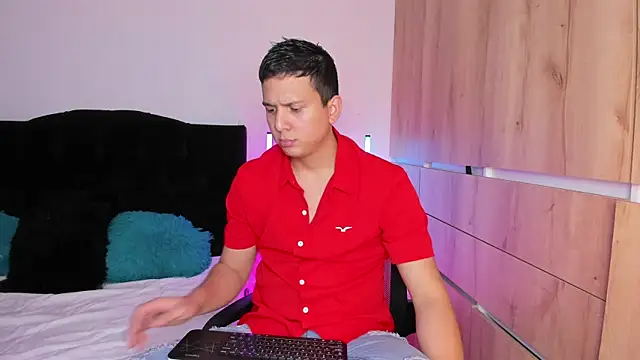 Snapshot of ANDREZALVAREZ chatting on 5, 11, 2025 ANDREZALVAREZ online show from 5, 11, 2025