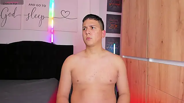 Snapshot of ANDREZALVAREZ chatting on 23, 2, 2025 ANDREZALVAREZ online show from 23, 2, 2025