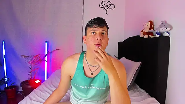 ANDREZALVAREZ online show from 10, 4, 2026