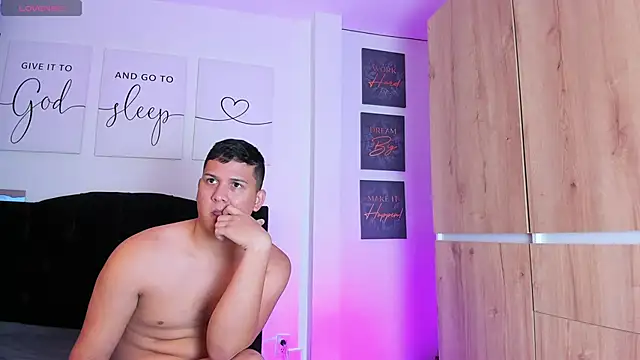 Snapshot of ANDREZALVAREZ chatting on 31, 1, 2025 ANDREZALVAREZ online show from 31, 1, 2025