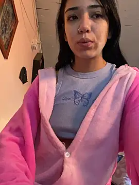 kittyprettybby online show from 10, 5, 2026