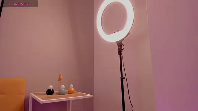 Sophiaa sensual online show from 18, 4, 2026