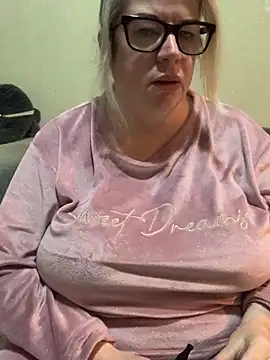 Snapshot of curvy-Ruby-Uk chatting on 11, 1, 2025 curvy-Ruby-Uk online show from 11, 1, 2025