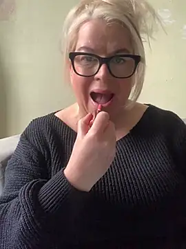 Snapshot of curvy-Ruby-Uk chatting on 15, 2, 2025 curvy-Ruby-Uk online show from 15, 2, 2025