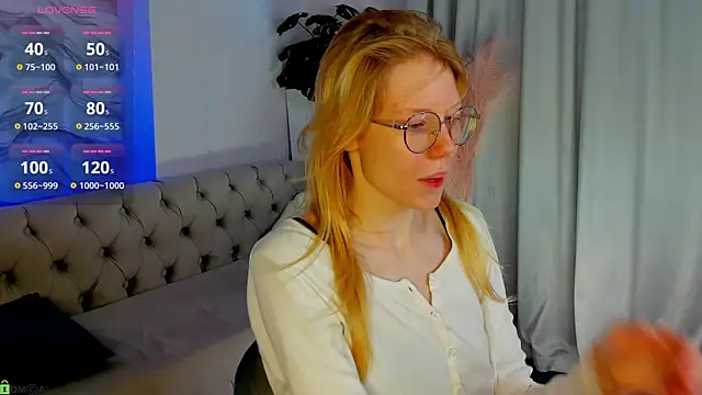 Esme Runn online show from 11, 6, 2026