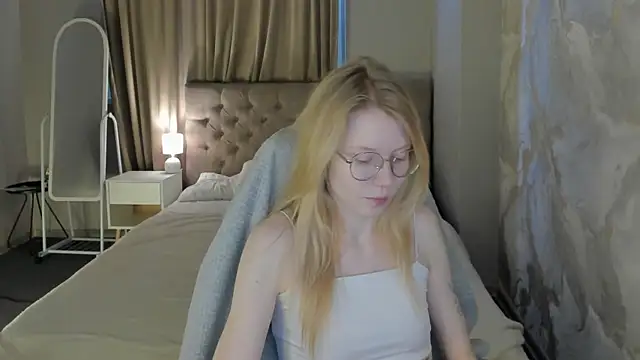 Esme Runn online show from 3, 7, 2026