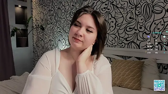 ZaraCrumpton online show from 4, 2, 2025