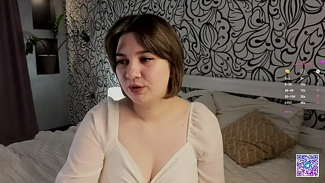 ZaraCrumpton online show from 6, 2, 2025