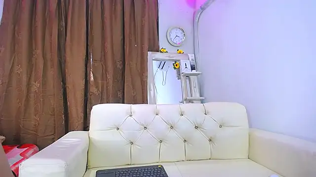 alaia 03 online show from 20, 3, 2025