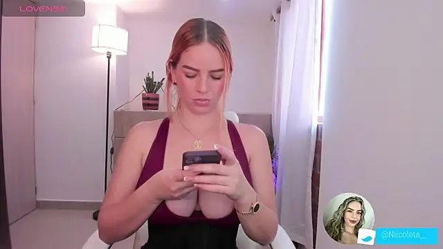 Niicoleta online show from 19, 12, 2025