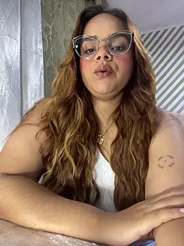 Snapshot of Evabigass chatting on 1, 2, 2026 Evabigass online show from 1, 2, 2026