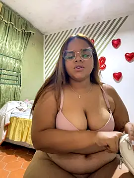 Evabigass online show from 4, 11, 2025