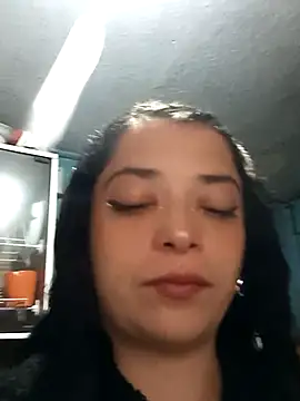 Elvishcassie  online show from 12, 3, 2025