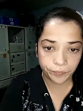 Elvishcassie  online show from 9, 3, 2025