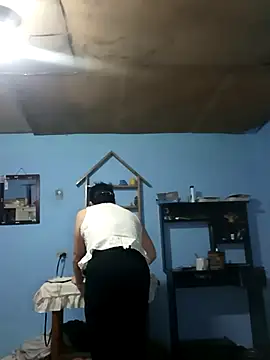 Elvishcassie  online show from 9, 9, 2025