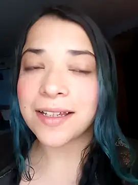 Elvishcassie  online show from 8, 5, 2026