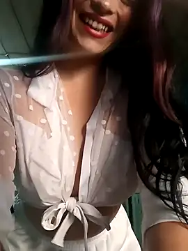 Elvishcassie  online show from 29, 1, 2025