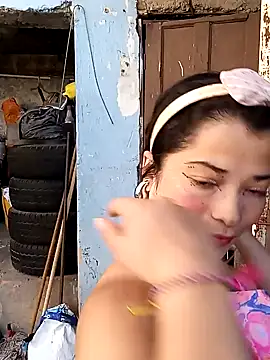 Elvishcassie  online show from 20, 1, 2025