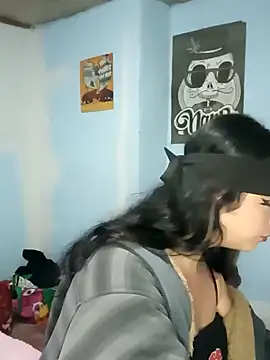 Elvishcassie  online show from 8, 2, 2025