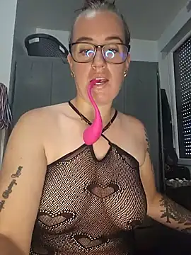 lindsay 33off online show from 17, 7, 2026