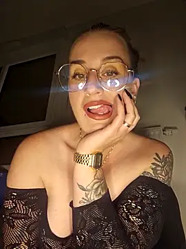 lindsay 33off online show from 9, 11, 2025