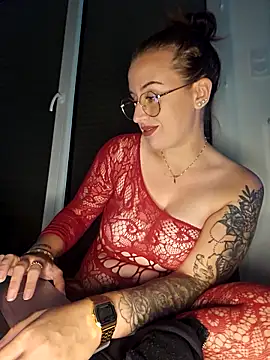 lindsay 33off online show from 22, 10, 2025