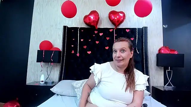 RoxieJackson online show from 8, 2, 2025