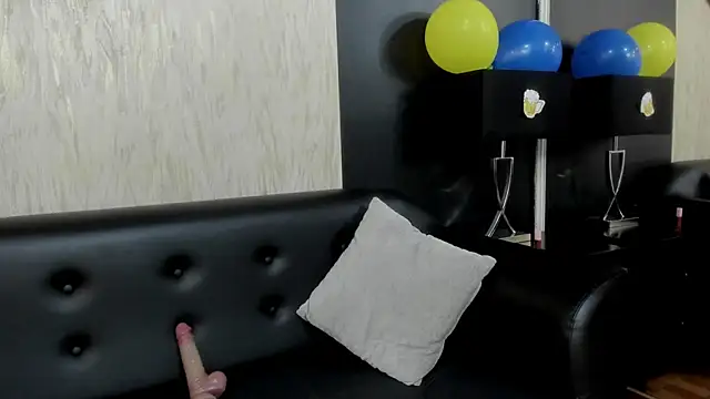 RoxieJackson online show from 5, 10, 2025