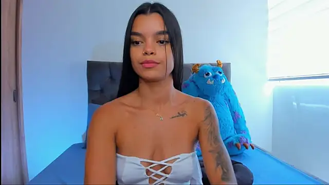 Snapshot of mia_world_ chatting on 7, 11, 2025 mia world online show from 7, 11, 2025