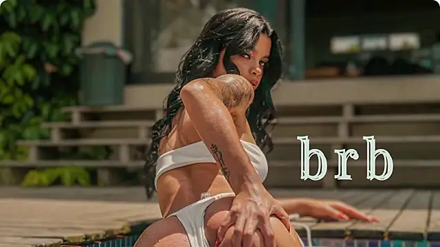 Snapshot of mia_world_ chatting on 29, 10, 2025 mia world online show from 29, 10, 2025