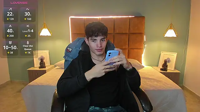 AlejooTwink online show from 4, 11, 2025