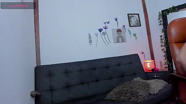 Hanna Smirnov online show from 2, 2, 2025