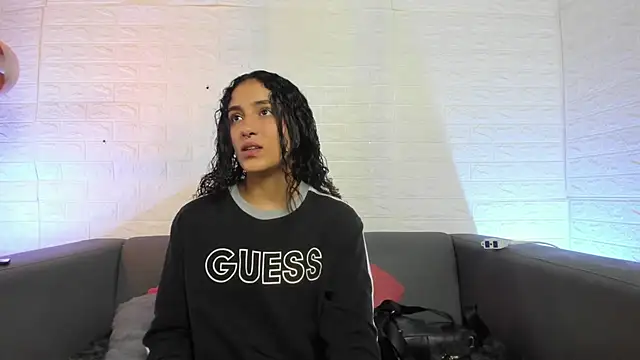 Layla 707 online show from 25, 2, 2025