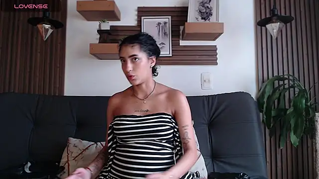 Layla 707 online show from 6, 2, 2026