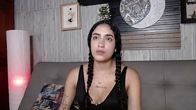 Layla 707 online show from 10, 3, 2026