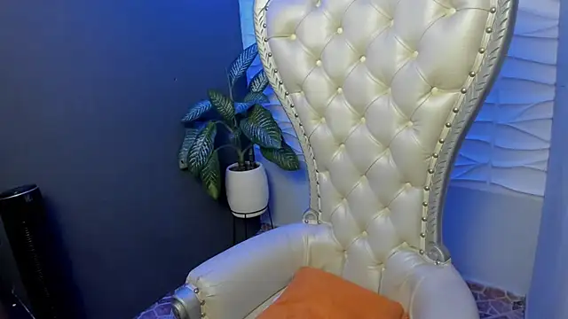 Layla 707 online show from 2, 10, 2025