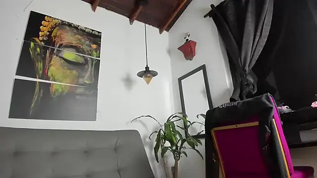 Layla 707 online show from 18, 3, 2025